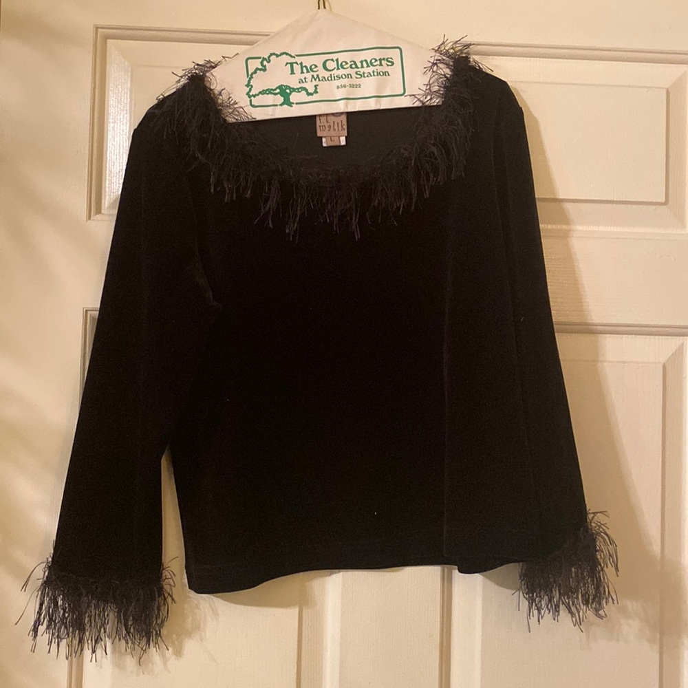 Velvet top with eyelash fringe L
